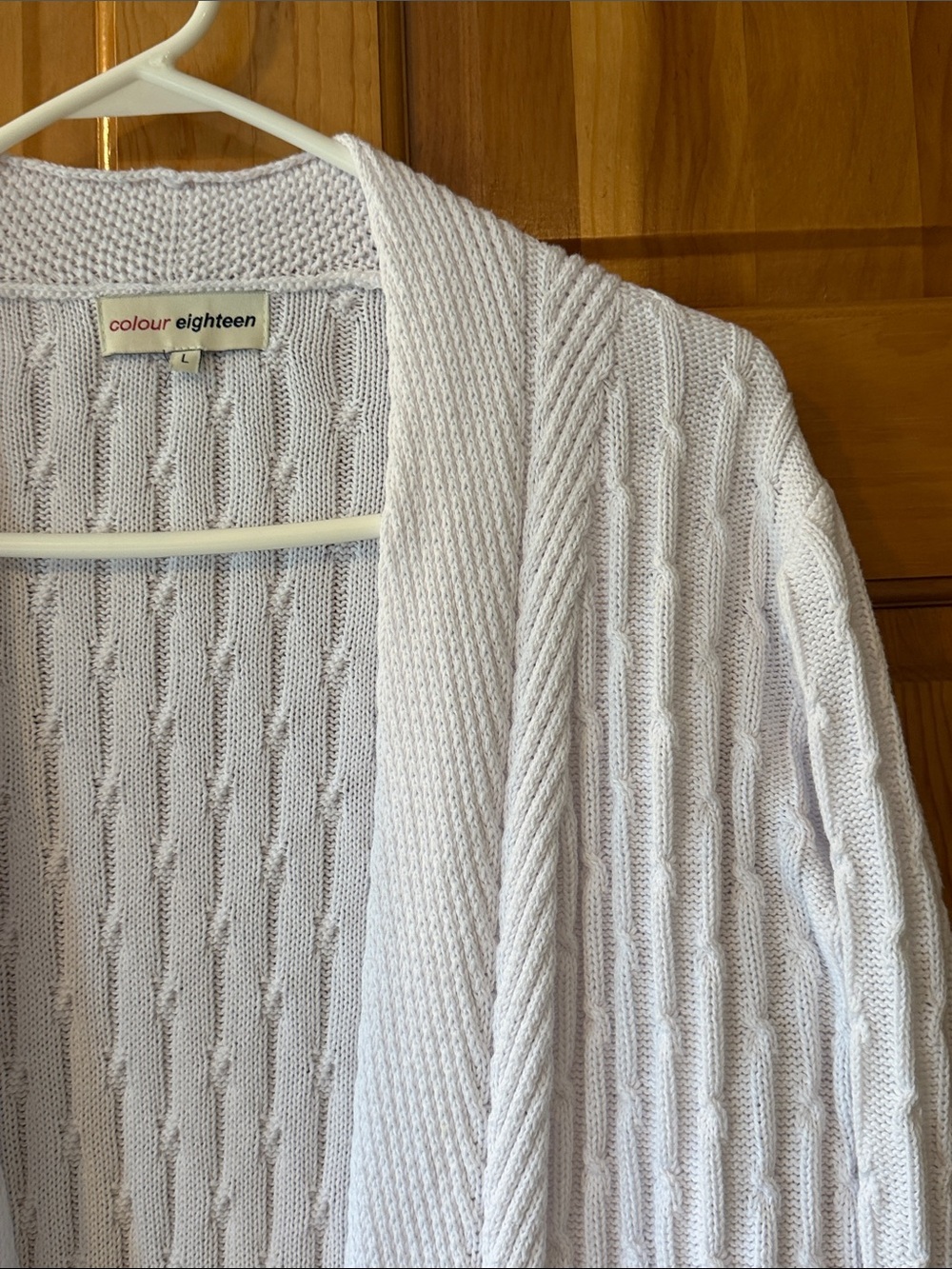 Colour eighteen White Cable-Knit Cardigan